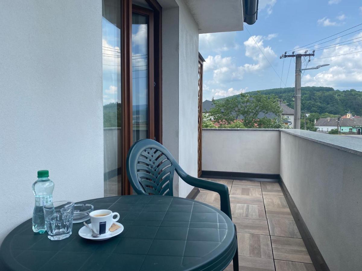 Penzion Pod Tureckom Hotel Trenčianske Bohuslavice Екстериор снимка
